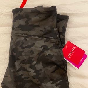BRAND NEW spanx leggings